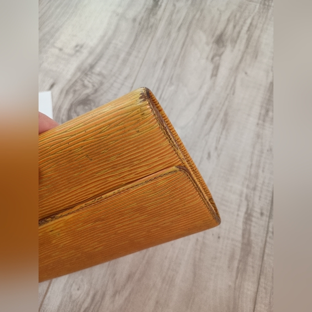 LOUIS VUITTON Epi Wallet Yellow Gold LV Purple Lining Bag Purse Authentic - Picture 6 of 13